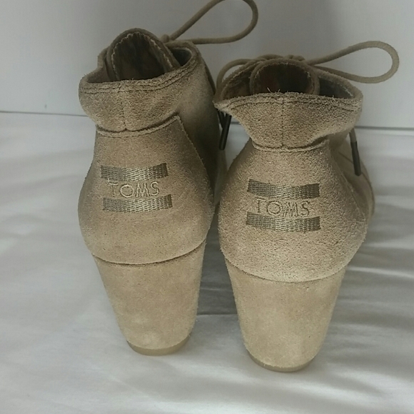 Toms taupe suede wedge booties. Sz 8.5 - Picture 3 of 7